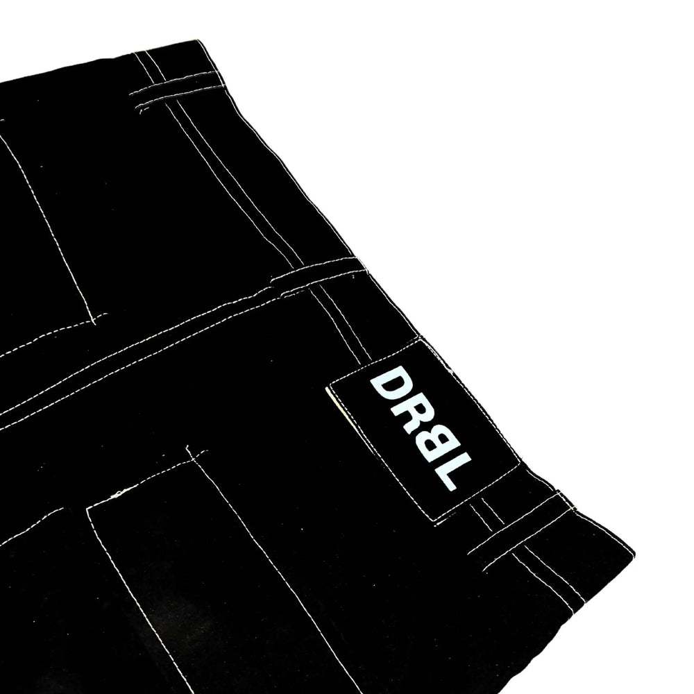 BLACK ESSENTIAL CARGOS