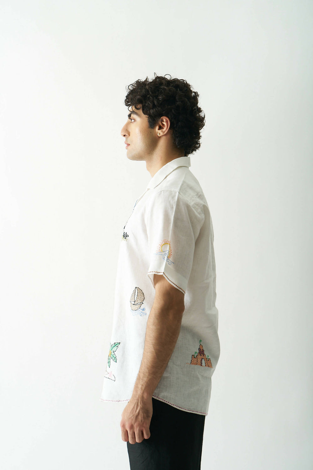 HAND EMBROIDERED PURE LINEN SHIRT. STREETWEAR FASHION.