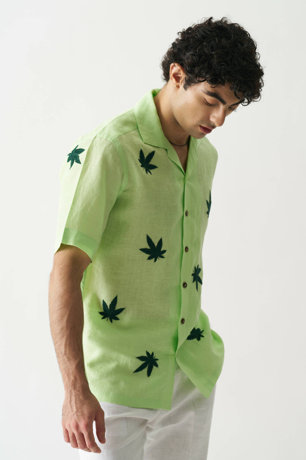 HAND EMBROIDERED PURE LINEN SHIRT. STREETWEAR FASHION.