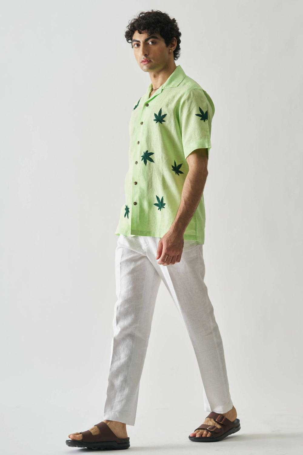 HAND EMBROIDERED PURE LINEN SHIRT. STREETWEAR FASHION.